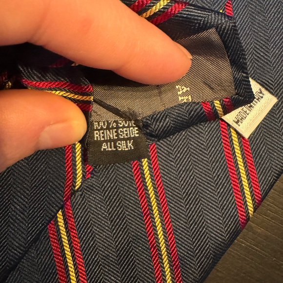 Giorgio Armani Necktie - Picture 9 of 9